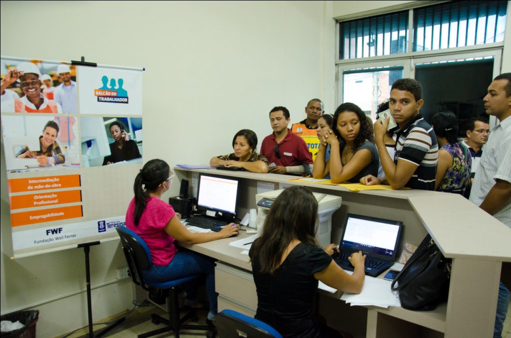 Fundação Wall Ferraz oferta estágio de administração em Teresina