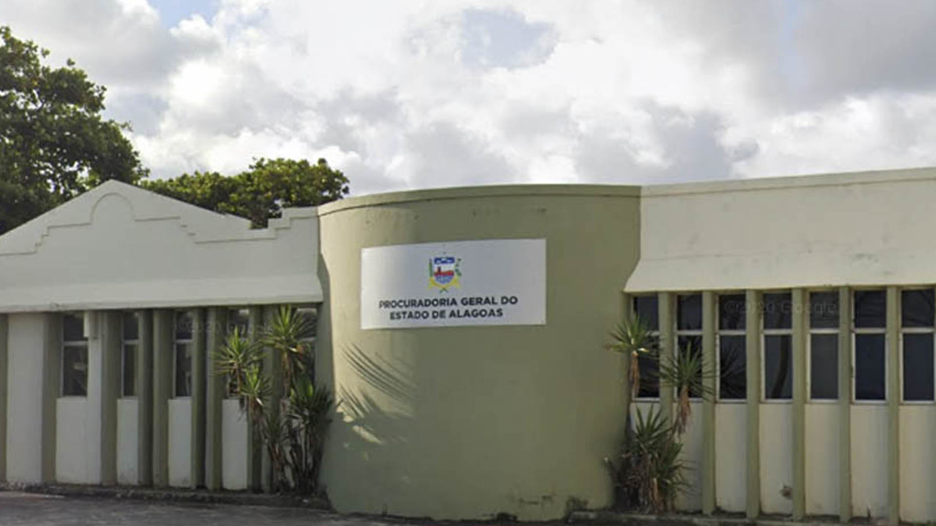 PGE de Alagoas lança concurso para Procurador com salário de R$ 30.404,42