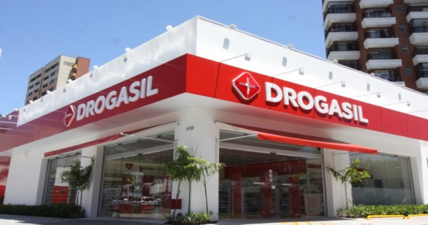 ✓ Drogasil