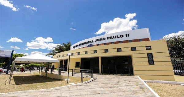 Teatro João Paulo II abre 99 vagas para cursos presenciais