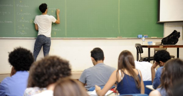 Instituto São Benedito abre 11 vagas de emprego para professor de pré-vestibular em Teresina