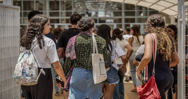 Governo lança Fies Social para estudantes de baixa renda